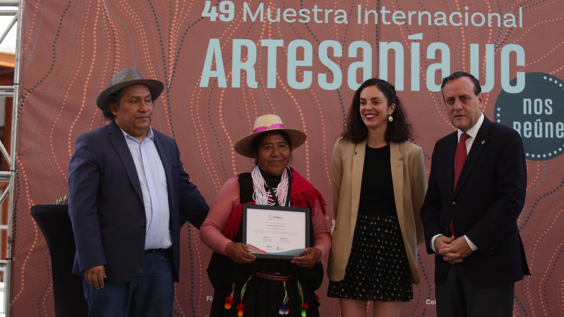 Premiación Adriana Mamani (Referencia) 